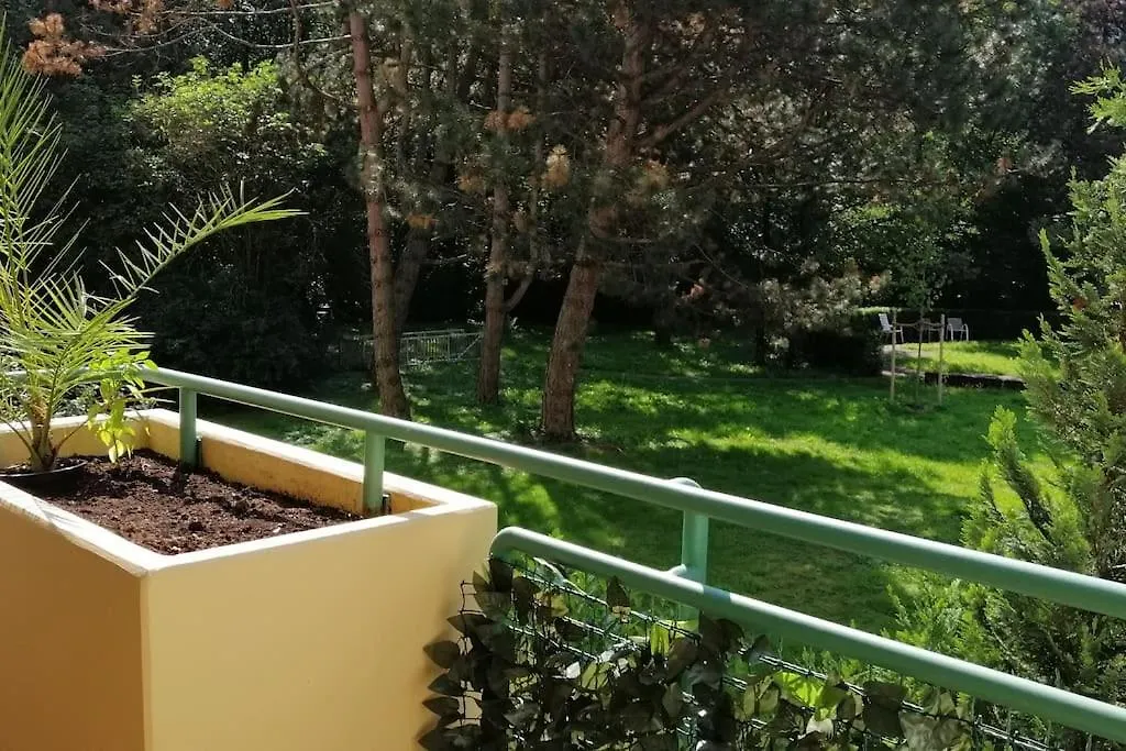 Schoene,Ruhige Wohnung Mit Blick In Park Мюнхен Апартаменты